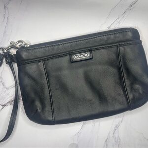 COACH PARK MEDIUM BLACK LEATHER WRISTLET WALLET CARD HOLDER‎ 2 Compartment